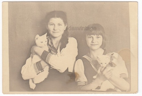 1940s sweet couple white - 1940s,