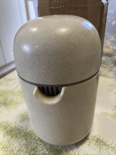 Manual fruit hand press citrus - hand,