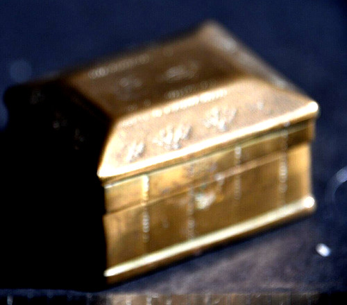 Vintage snuff box small brass - small,