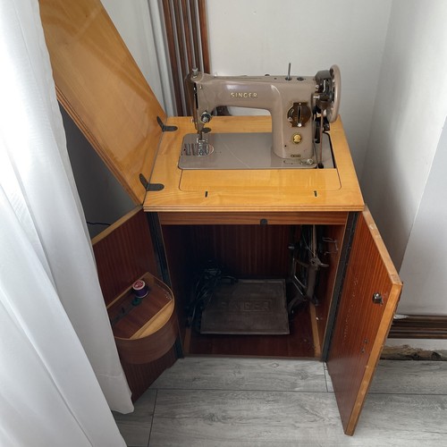 Singer sewing machine vintage - machine,