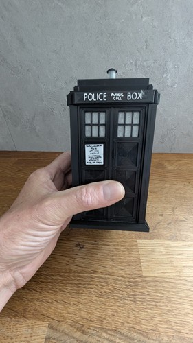 Old police box rem static - old,
