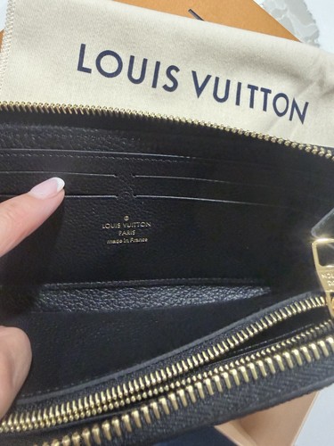 Nwt black clémence wallet - black,
