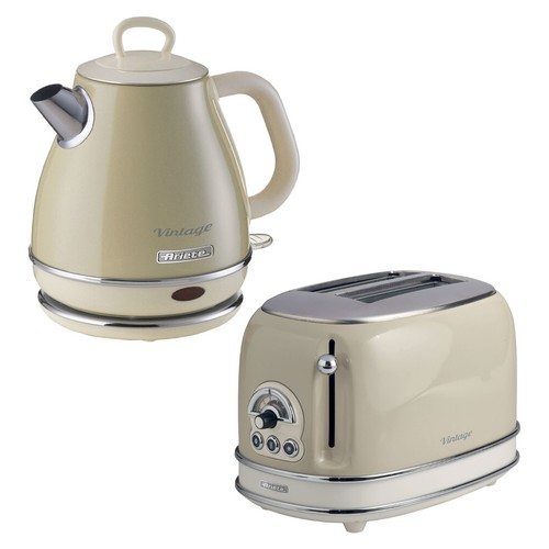 Retro jug kettle 2 slice - &,