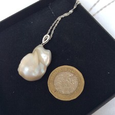 Large Natural  Keshi Baroque