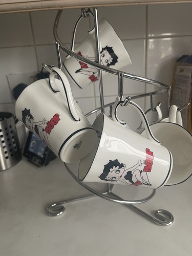 Very rare - bone, mugs