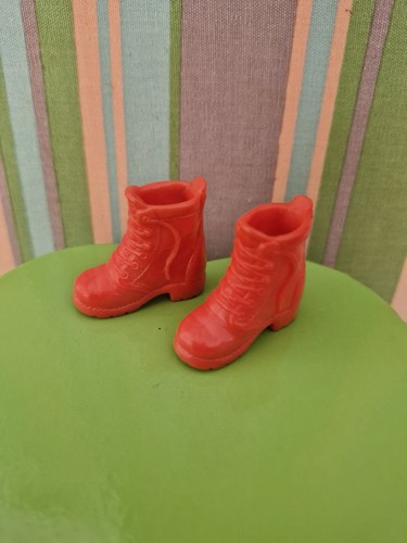 Hasbro sindy doll red - hasbro,
