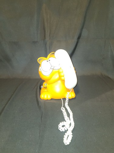 Garfield vintage corded push - vintage,
