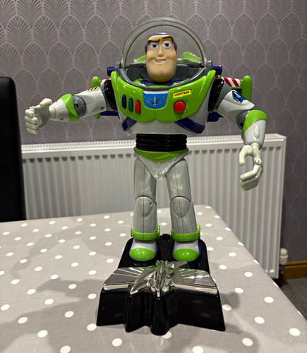 Buzz lightyear toy - buzz,