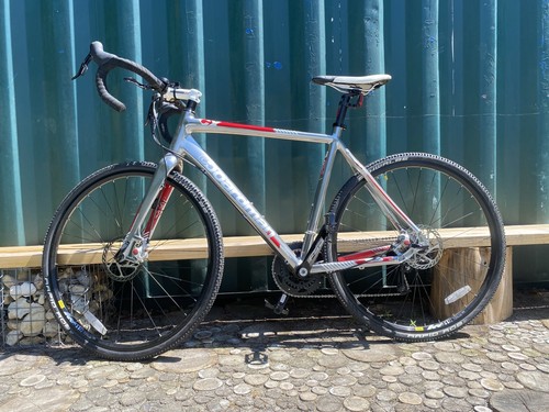Boardman team gravel bike - cx,