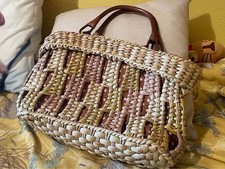 Women’s wicker shopping bag