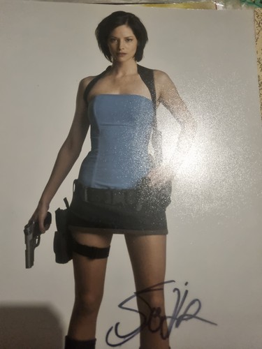 Sienna guillory - sienna,