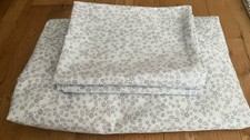 F&F Double Fitted Sheet With 2 Pillowcases - Grey/white Ditsy Print