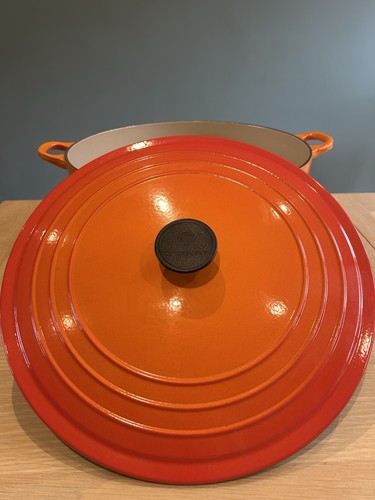 Creuset enormous cast - le,