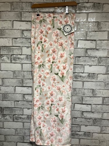 Nwt cozee home pink floral - nwt,
