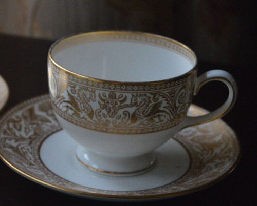 Wedgwood gold florentine - ,