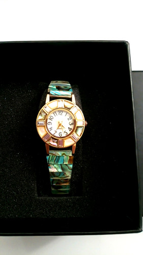 Women quartz wristwatch - women’s,