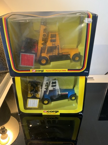 Two corgi hyster - hyster, 800