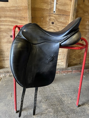 Falcon black dressage saddle - falcon,
