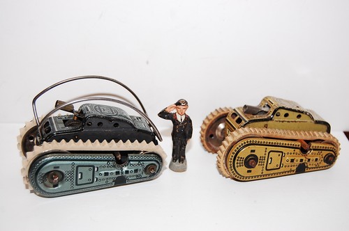 Gama lot vintage tin toy - gama, 2