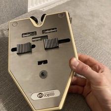 Essilor Pupillometer measure