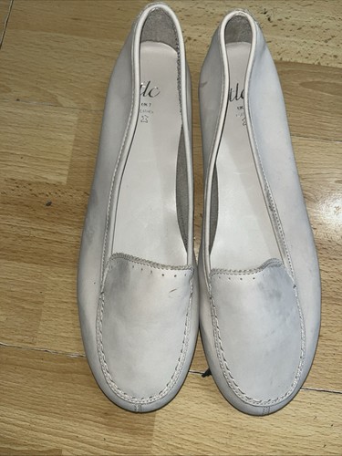Tlc shoes off - tlc, uk