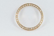 18ct Yellow Gold Diamond Bezel