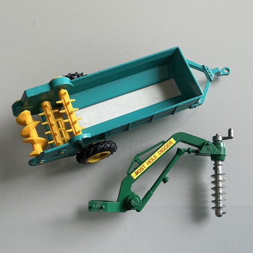 Vintage britains farm muck - britains,