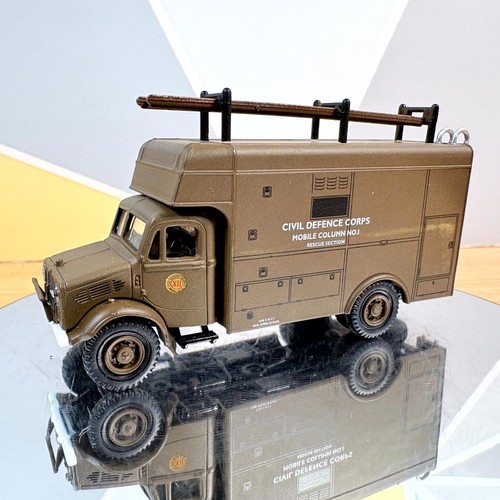Bedford van 76 scale - bedford, oy