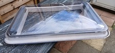 MOTORHOME / CARAVAN.WIND UP ROOFLIGHT