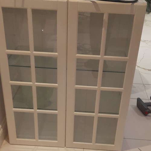 White freestanding display - white,