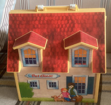 PLAYMOBIL SET 4374 ANIMAL CLINIC TAKE-ALONG VET CARRY-CASE