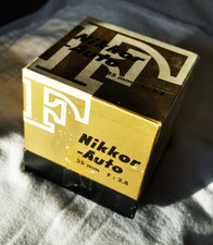 Nikon Nikkor-S Auto 35mm F2.8 Pre-Ai Wide Angle Prime Lens Full Frame MINT caps