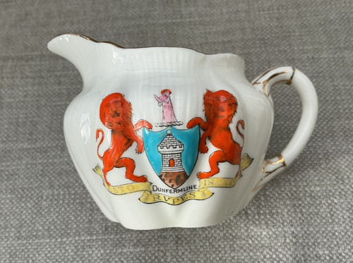 Shelley crested china small - shelley,