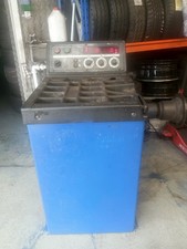 HOFMANN  WHEEL BALANCER -