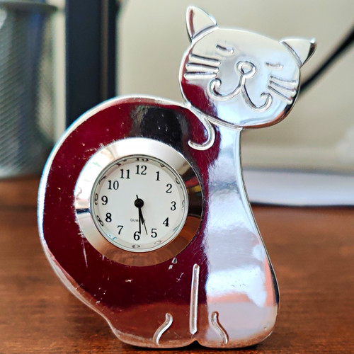 Cat shaped metal - metal, clock