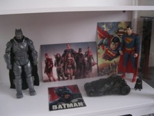 DC Movie Job Lot - 12'' Batman & Superman Figures, x3 Metal Wall Signs & Vehicle