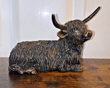 Enesco 2012 Made in Scotland Langolm Design Sitting Highland Bull Figurine