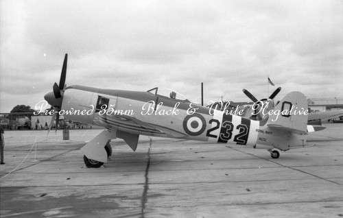 Hawker sea fury fb11 n232 - fb11,