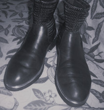 FITFLOP BLACK LEATHER ANKLE BOOTS, ELASTICATED ANKLE AREA,1''BLOCK HEELS,4.5