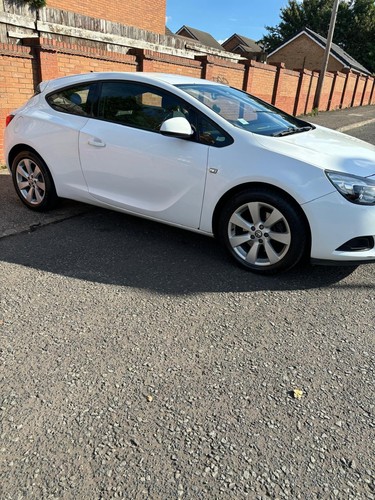 One wheel nut vauxhall - one,