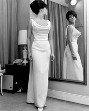 Raquel Welch [1037998] 8x10