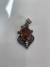 Suarti 925 Sterling Silver Pendant with Amber Gemstone