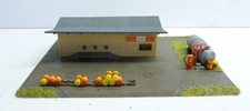 N gauge diesel engine refuelling depot inc tank oil barrels / drums Faller 2132