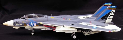 Tomcat 143 pukin dogs - f-14,