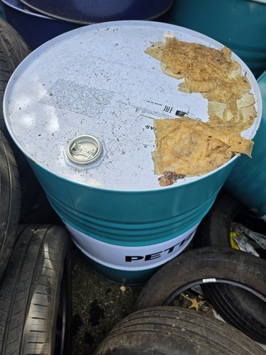 200 litre empty - empty, oil