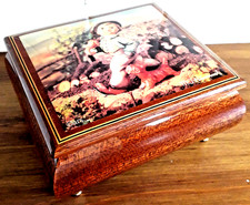 Music box- Ercolano M.J. Hummel- *My what a Happy Day*