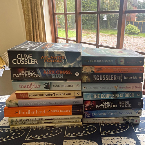 Mixed lot paperback books - mixed,