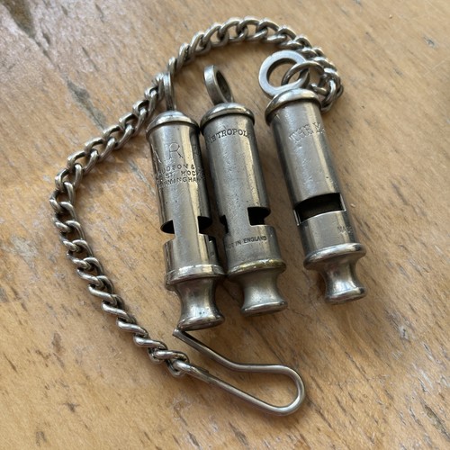 Vintage whistles ww2 arp - 1,