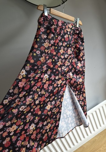 Piper black floral satin - floral, split
