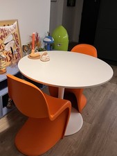 IKEA Docksta Round Tulip